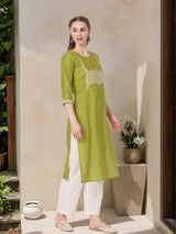 Women's Green Floral Thread Work Embroidered Straight Fit Kurta