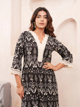 Women's Black Fusion Regular Fit Printed Three Quarter Sleeves Kurtas Sets