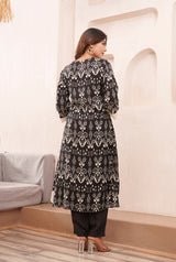 Women's Black Fusion Regular Fit Printed Three Quarter Sleeves Kurtas Sets