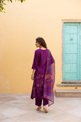 Women's Purple Festive Regular Fit Embroidered Three Quarter Sleeves Kurtas Sets