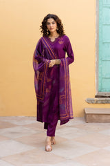 Women's Purple Festive Regular Fit Embroidered Three Quarter Sleeves Kurtas Sets