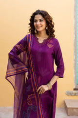 Women's Purple Festive Regular Fit Embroidered Three Quarter Sleeves Kurtas Sets
