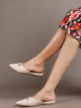 Women's Cream Bit-Detail Pointed-Toe Mule Flats
