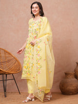Women's Yellow Festive Floral Three-Quarter Sleeves Kurta Sets