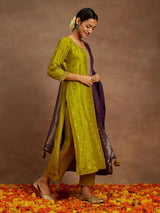 Women's Green Pure Silk Self Design Straight Kurta & Pure Silk Solid Trousers & Purple Self Design Dupatta