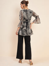 Women's Black Conversational Printed V-Neck Puff Sleeve Co-ords Set