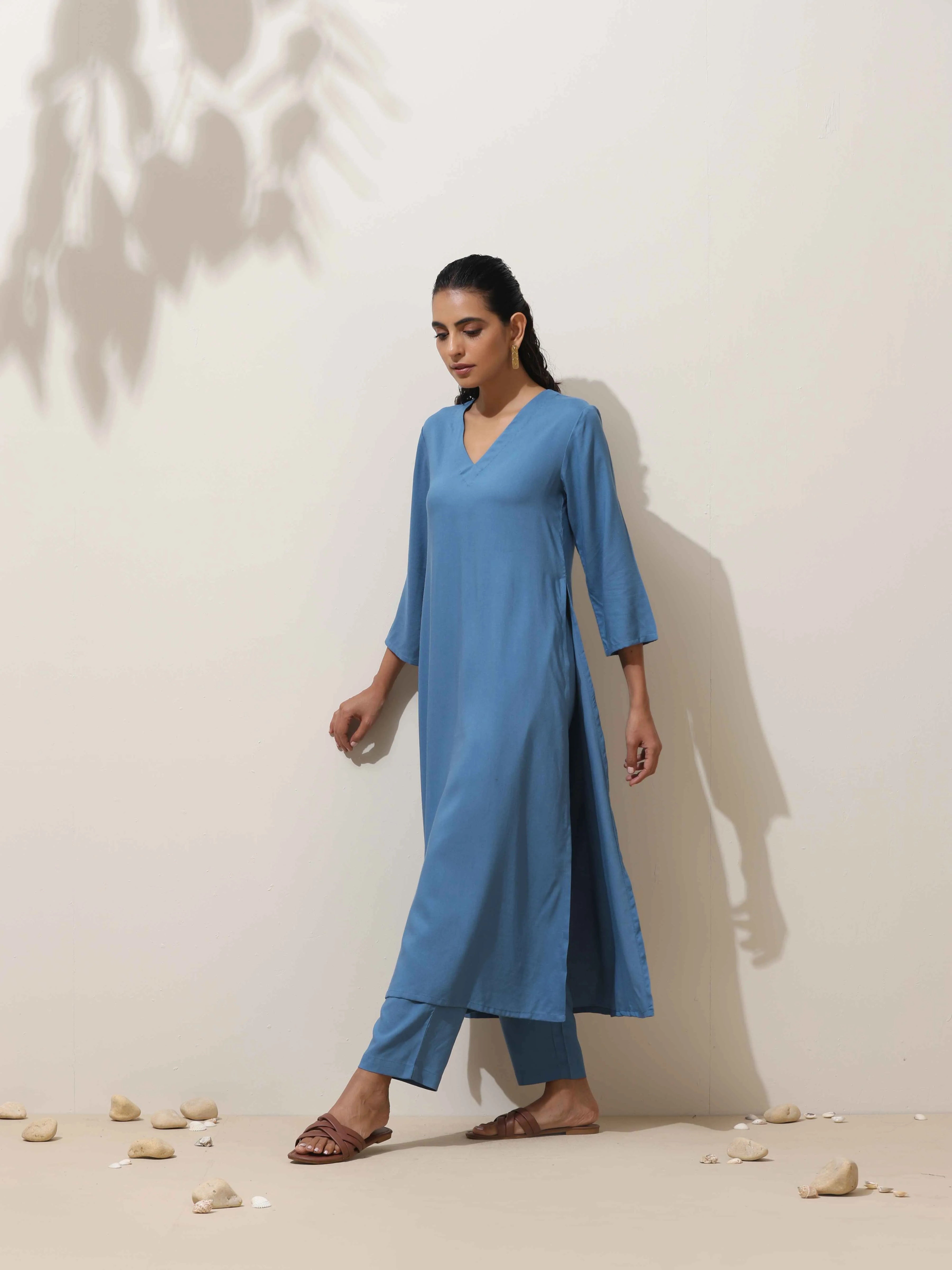 Women's Blue Casual Solid Kurta Set