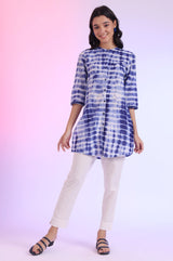 Women's Blue Tie & Dye Printed Cotton Straight Kurti