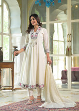 Women's White Fusion Regular Fit Embroidered Three Quarter Sleeves Kurtas Sets