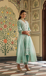 Women's Green Fusion Regular Fit Embroidered Three Quarter Sleeves Kurtas Sets