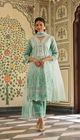 Women's Green Fusion Regular Fit Embroidered Three Quarter Sleeves Kurtas Sets