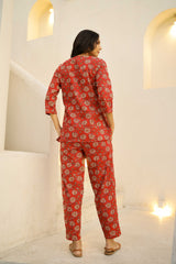 Women's Red Daily Printed Three Quarter Sleeves Pyjama Set