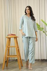Women's Green Daily Printed Three Quarter Sleeves Pyjama Set
