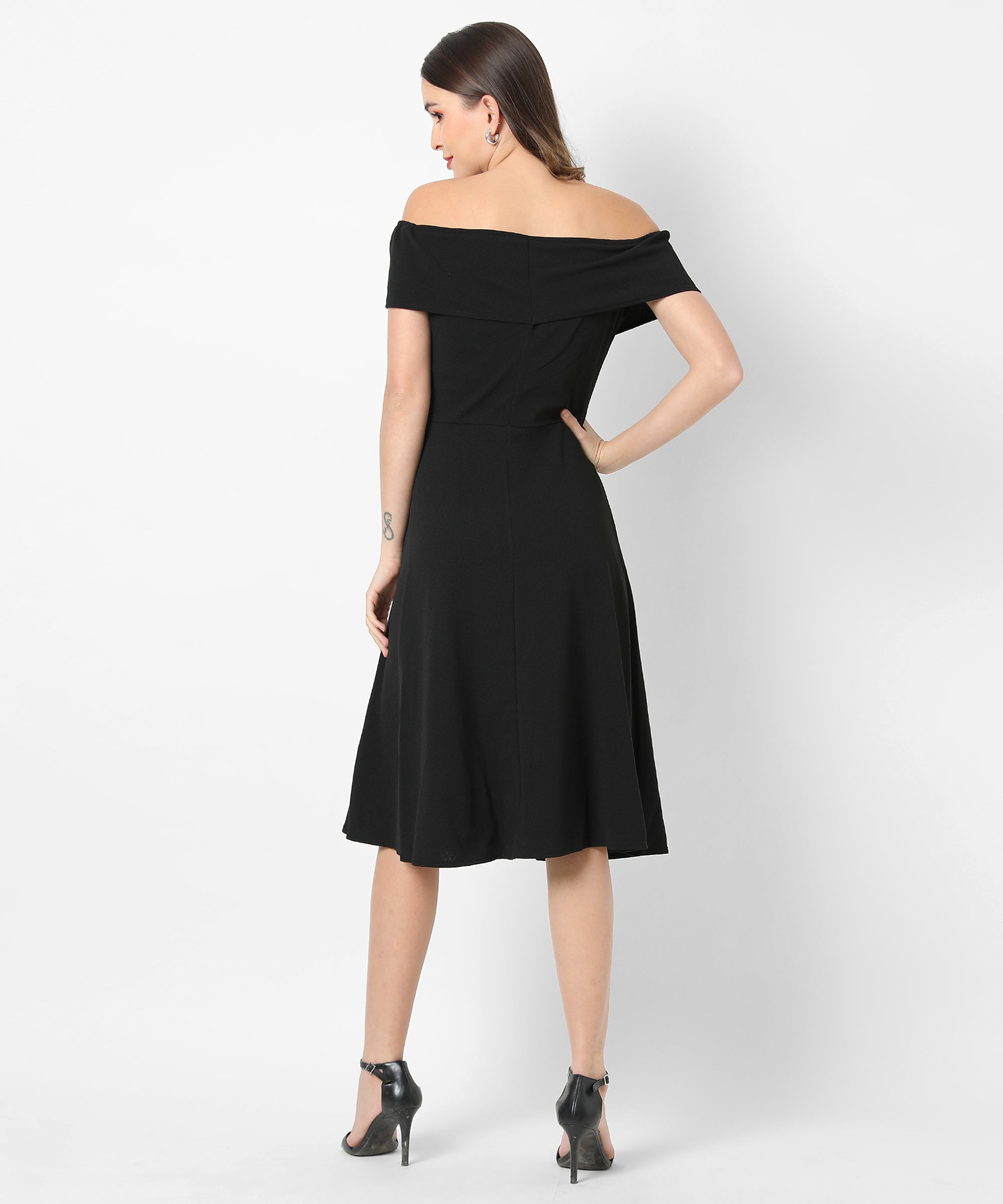 Women's Onyx Black Criss-Cross Midi Dress