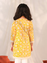 Girls Yellow Festive Printed Three Quarter Sleeves Kurta