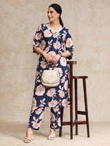 Women's Floral Printed V Neck And Flared Sleeve Lace Detailed Straight Kurta Set.
