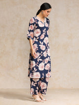 Women's Floral Printed V Neck And Flared Sleeve Lace Detailed Straight Kurta Set.