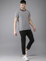 Men's Slim Fit Solid Mid Rise Chinos