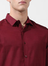 Men's Maroon Casual Slim Fit Round Neck Full Sleeves Shirt