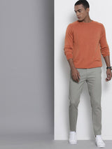 Men's Slim Fit Solid Mid Rise Chinos