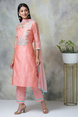 Women's Pink Festive Three Quarter Sleeves Kurta Sets