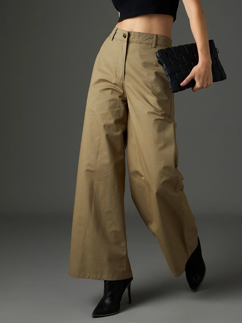Women's Green Casual Solid Flared Fit Trouser