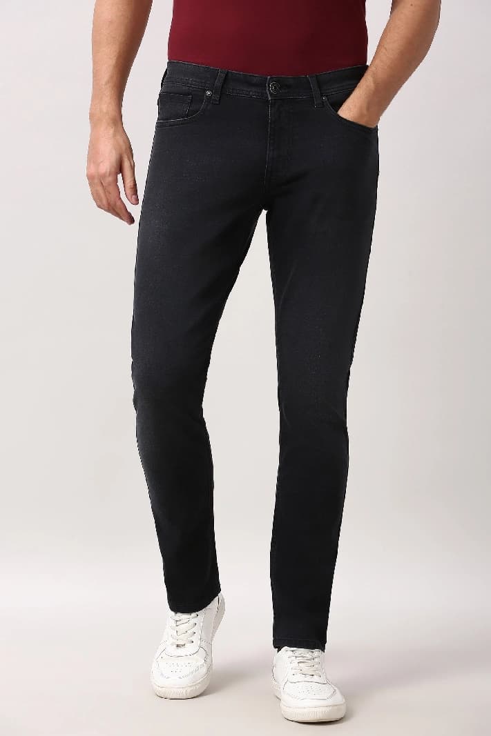 Men's Black Casual Solid Tapered Fit Jeans