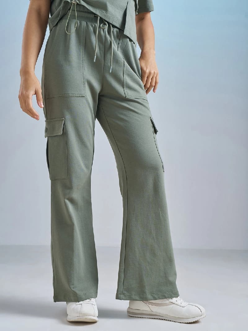 Women's Green Casual Solid Regular Fit Trackpant