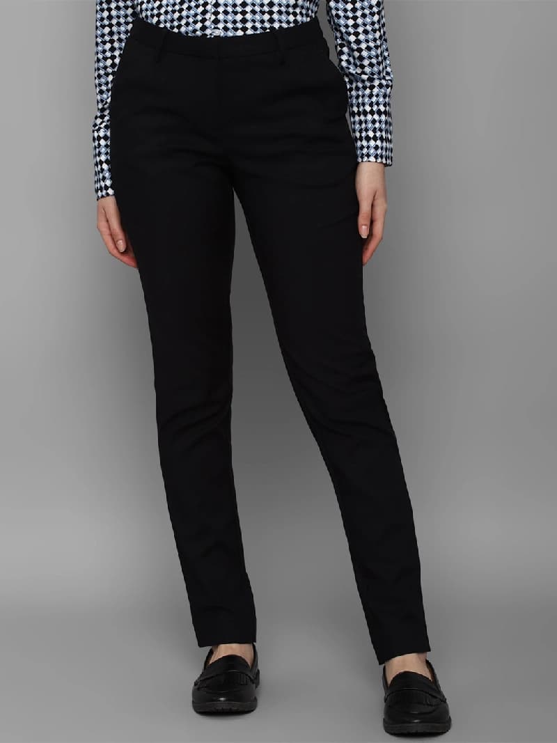 Women's Black Casual Solid Tapered Fit Trouser