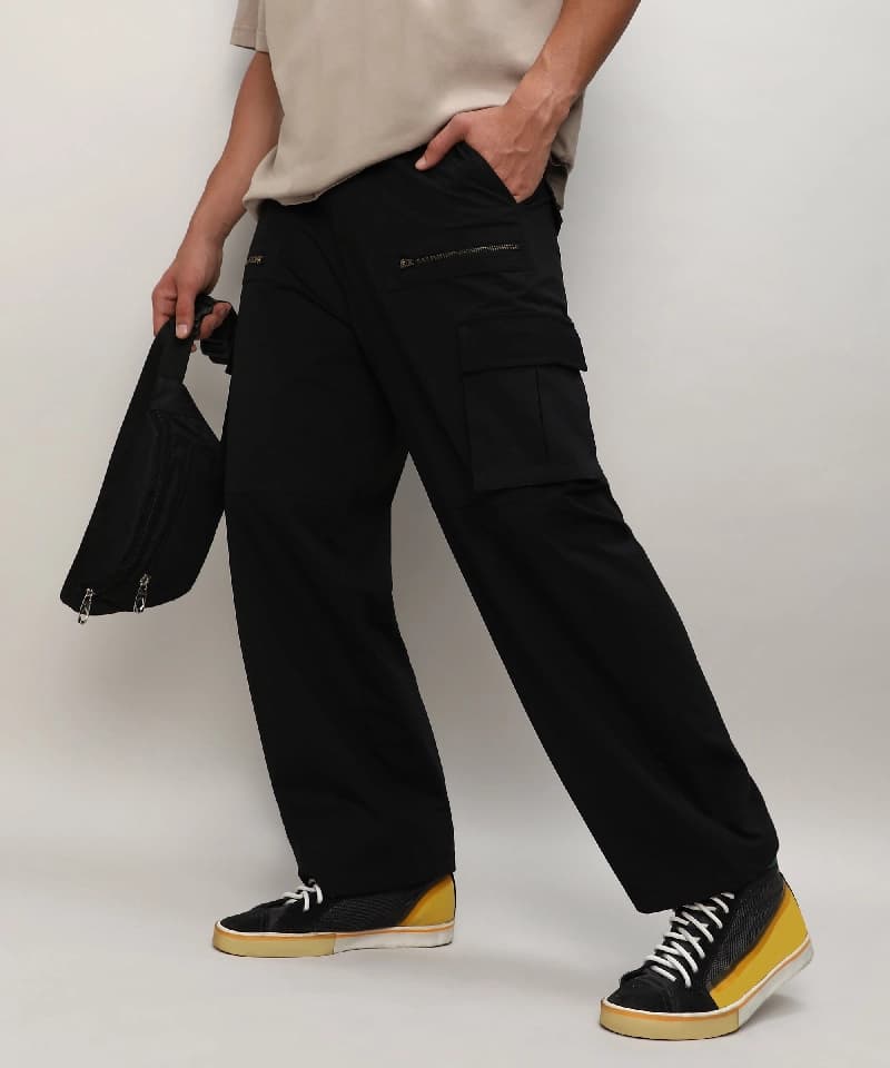 Men's Black Casual Solid Straight Fit Cargo