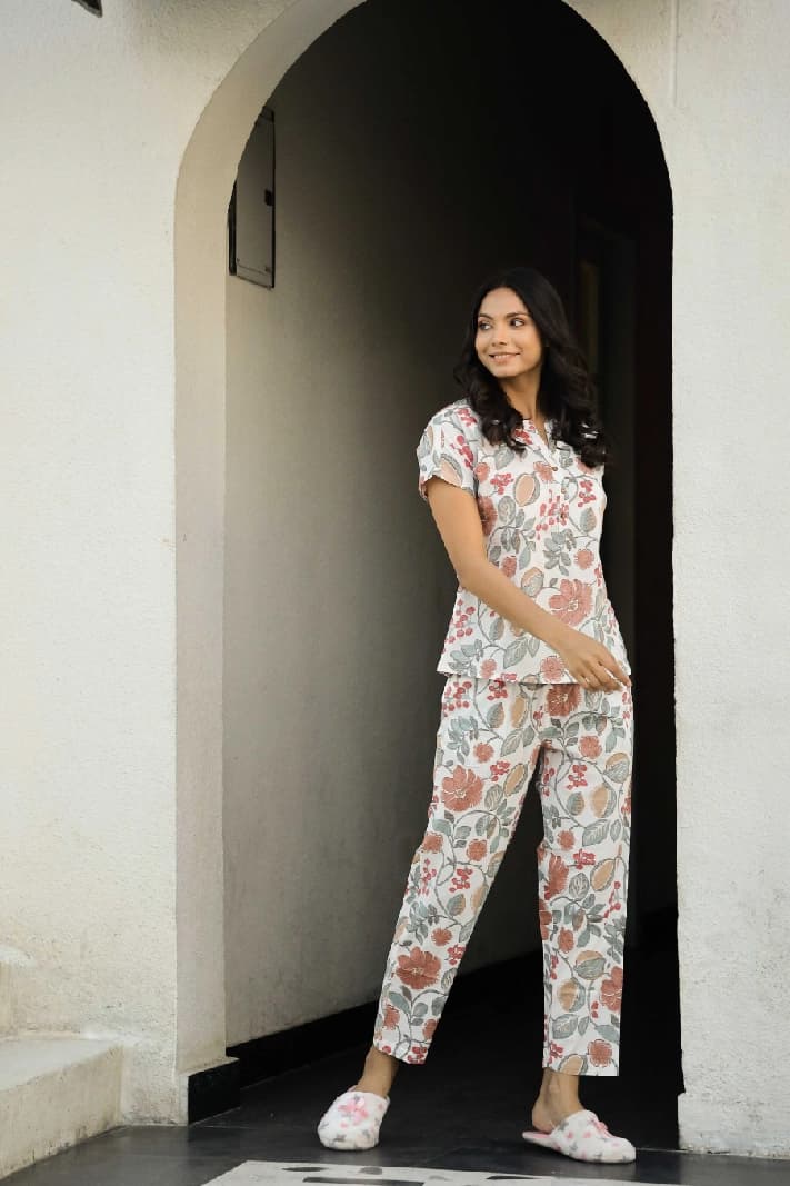 Women's White Casual Printed Pyjama Set