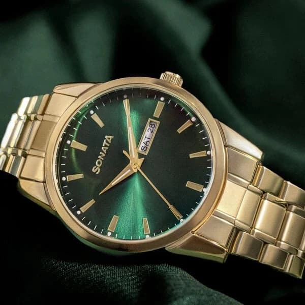 Men's Essential Green Round Dial Watch - 77147YM02
