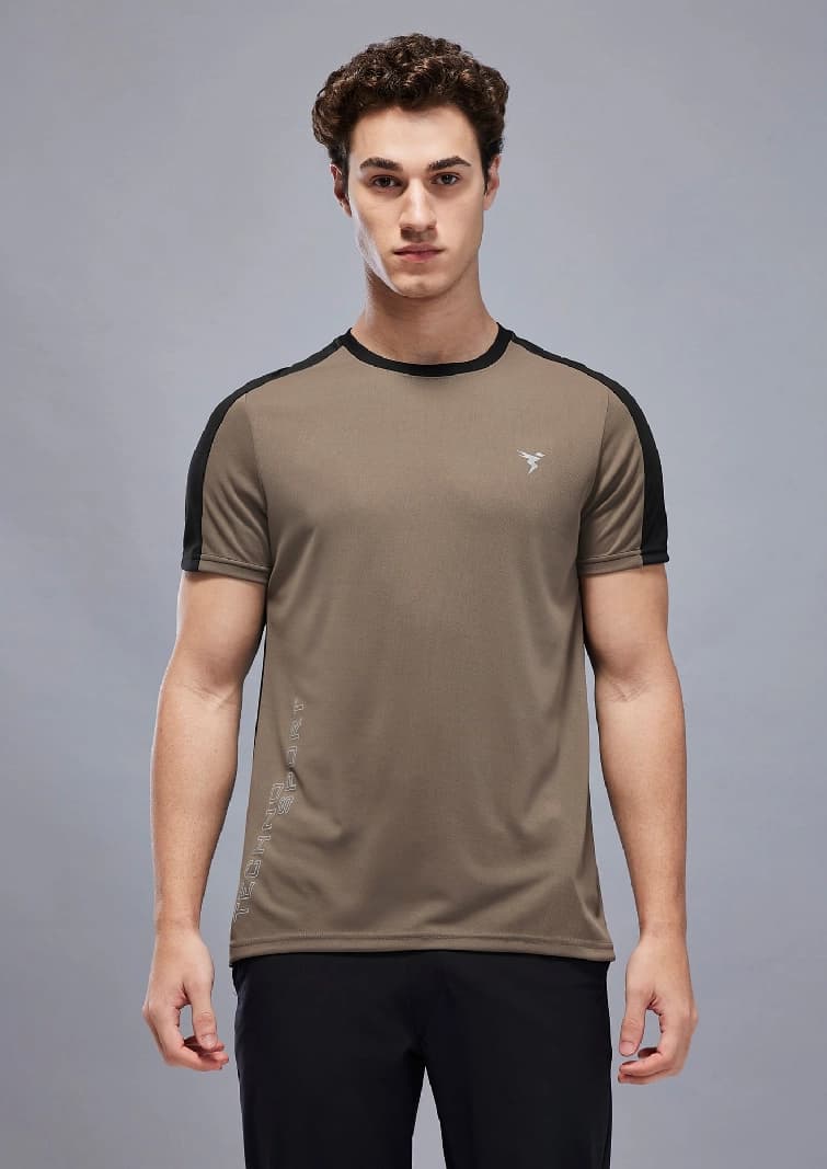 Men's Brown Sports Solid Slim Fit Tshirt