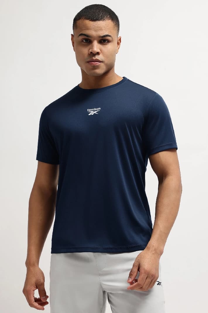 Men's Navy Casual Solid Regular Fit Tshirt