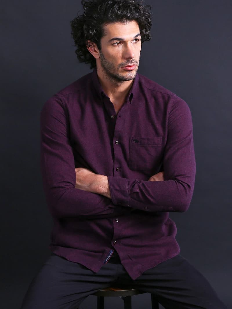 Men's Red Casual Solid Slim Fit Shirt