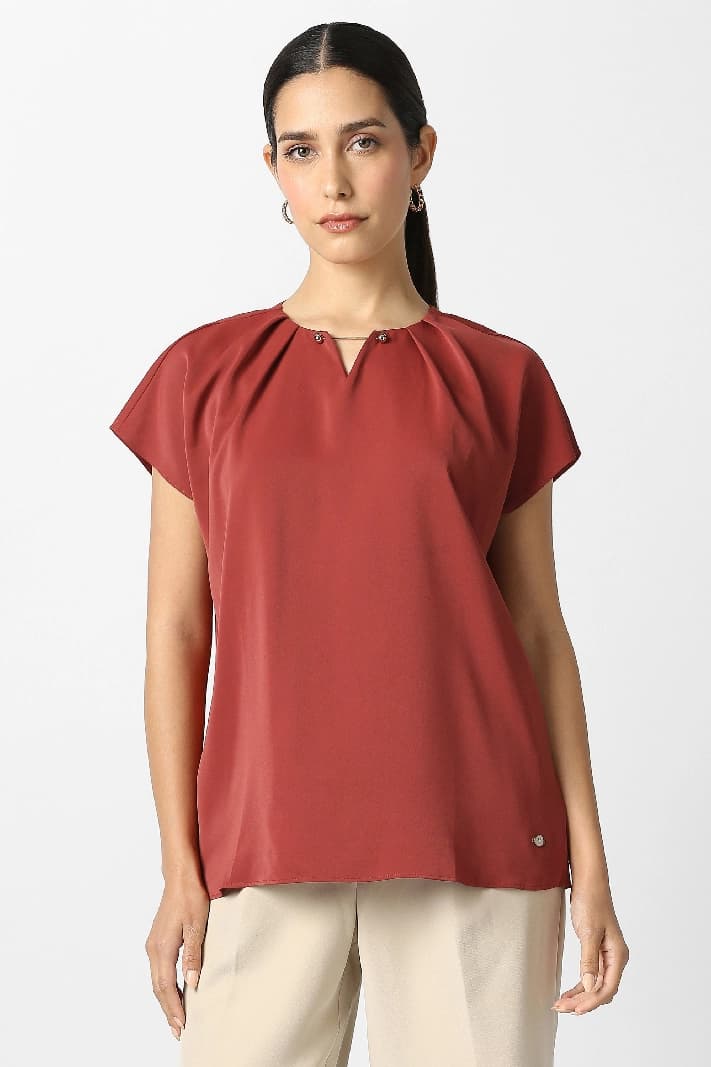 Women's Red Casual Solid Regular Fit Top