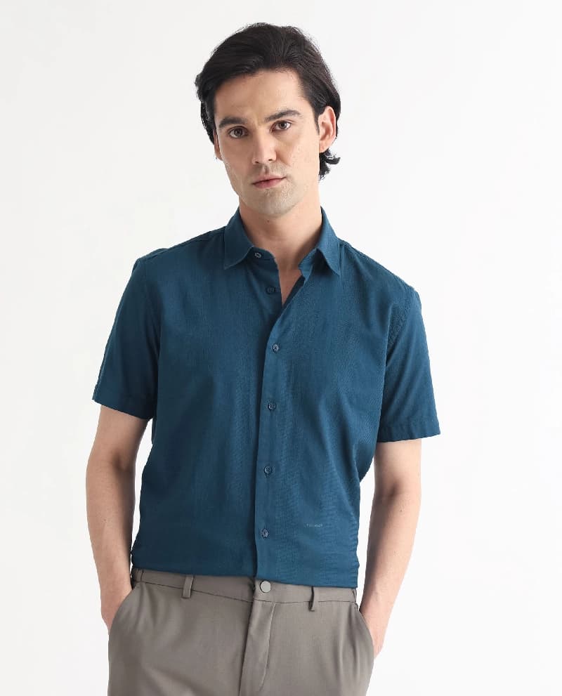 Men's Blue Casual Solid Regular Fit Shirt