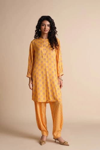 Women's Yellow Casual Regular Fit Kurti