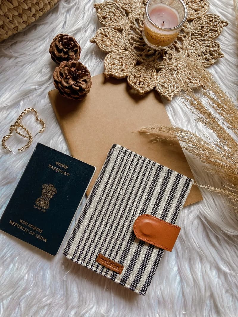 Women's White Polychrome Poise Passport Cover