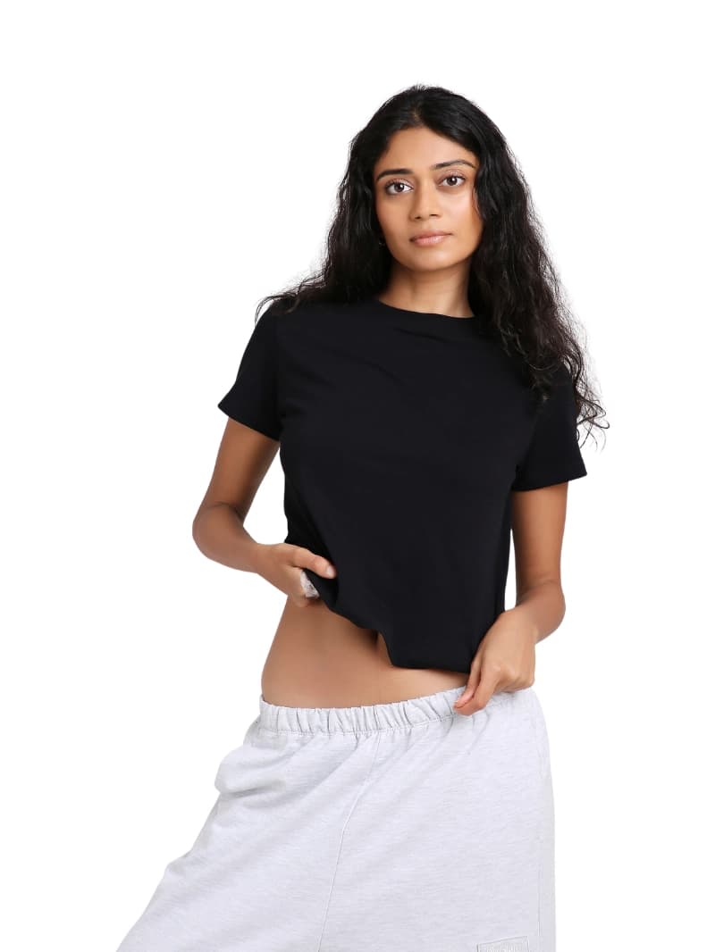 Women's Black Casual Solid Regular Fit Tshirt
