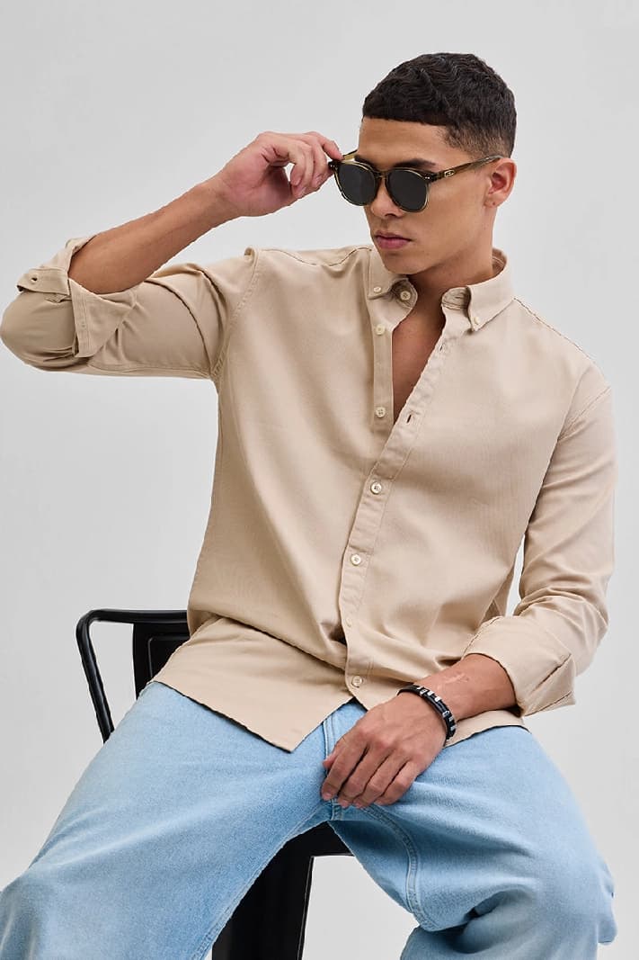 Men's Beige Casual Solid Slim Fit Shirt
