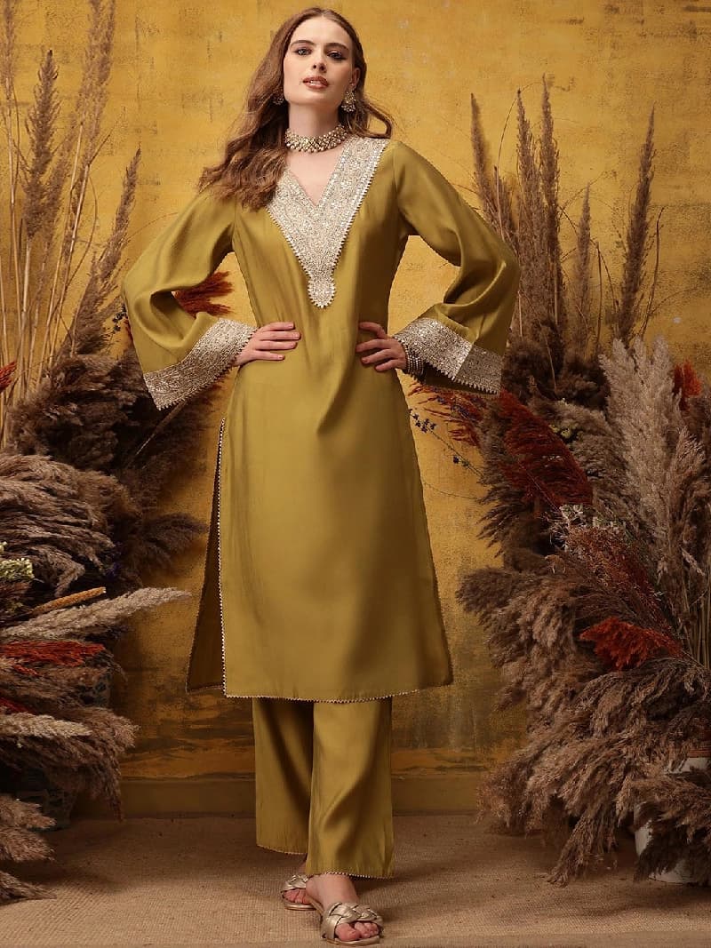 Women's Ethnic Motifs Embroidered Gotta Patti Kurta with Palazzos