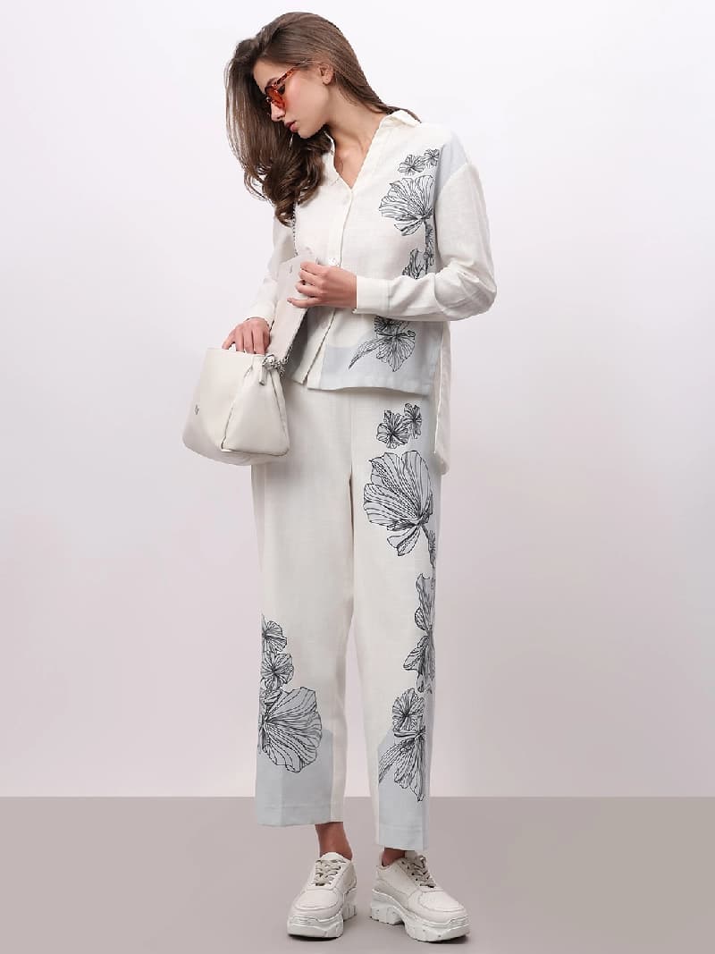 Women's White Casual Straight Fit Self Design Trouser