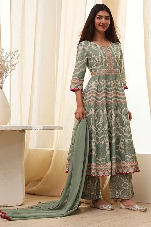 Women's Green Festive Printed Three Quarter Sleeves Kurta Set