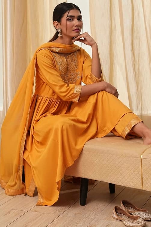 Women's Yellow Festive Embroidered Three Quarter Sleeves Kurta Set