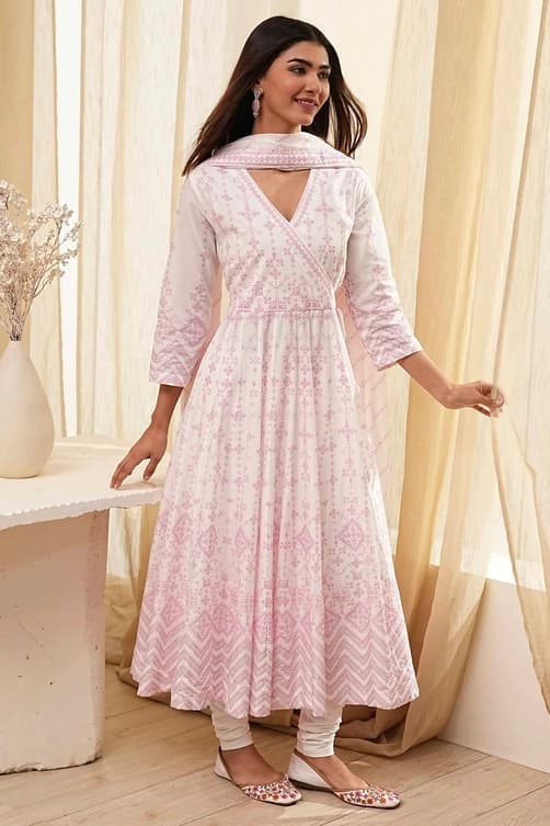 Women's Pink Festive Printed Three Quarter Sleeves Kurta Set