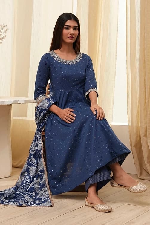 Women's Blue Festive Printed Three Quarter Sleeves Kurta Set