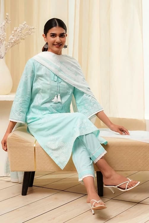 Women's Blue Festive Printed Three Quarter Sleeves Kurta Set