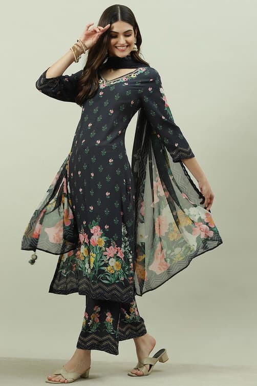 Women's Black Festive Printed Three Quarter Sleeves Kurta Set