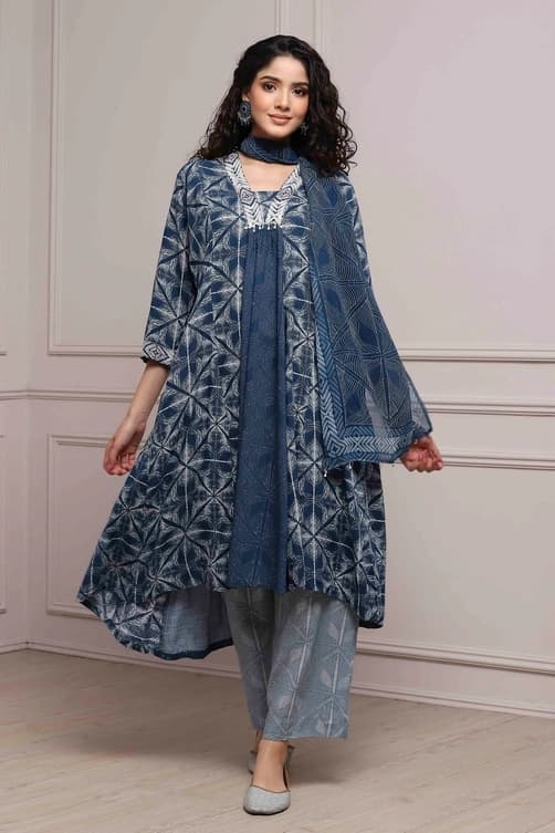 Women's Blue Festive Printed Three Quarter Sleeves Kurta Set